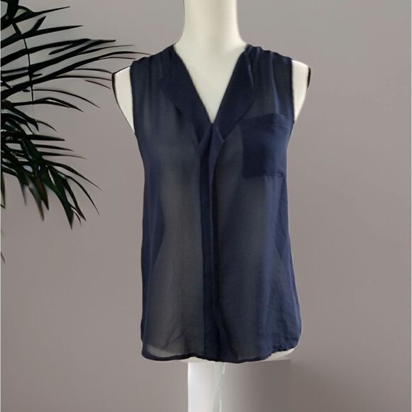 Anthropologie Tops - Anthro petticoat alley sleeveless Sheer Button Down top